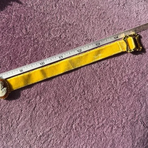 Victorian Yellow Velvet Cameo Choker - Picture 6 of 7